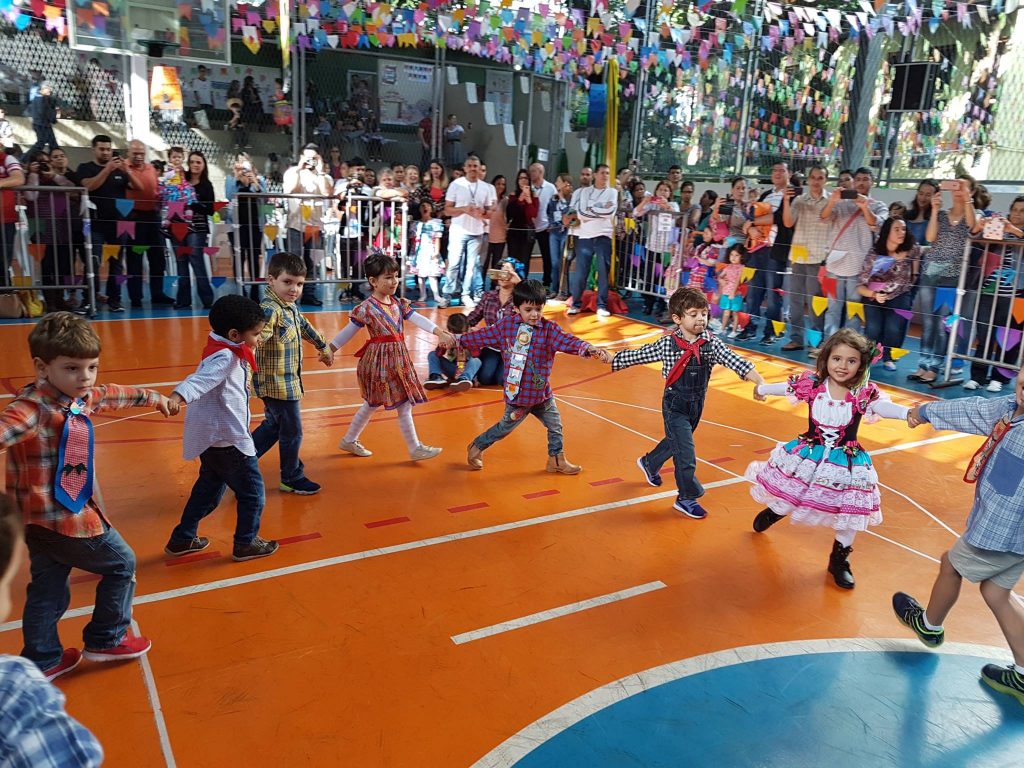 atividades culturais no Garriga: festa junina